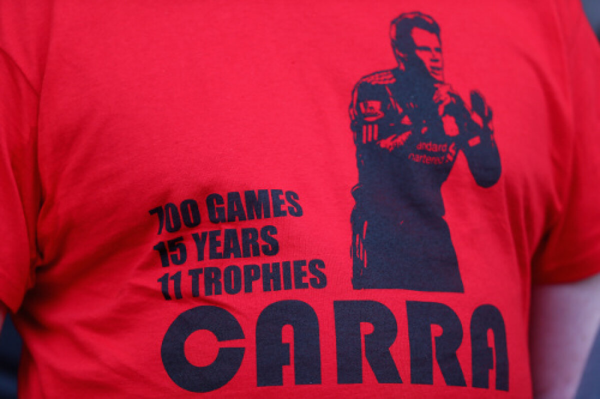 VIDEO şi FOTO » S-a retras încă o legendă: momente emoţionante la ultimul meci al lui Jamie Carragher