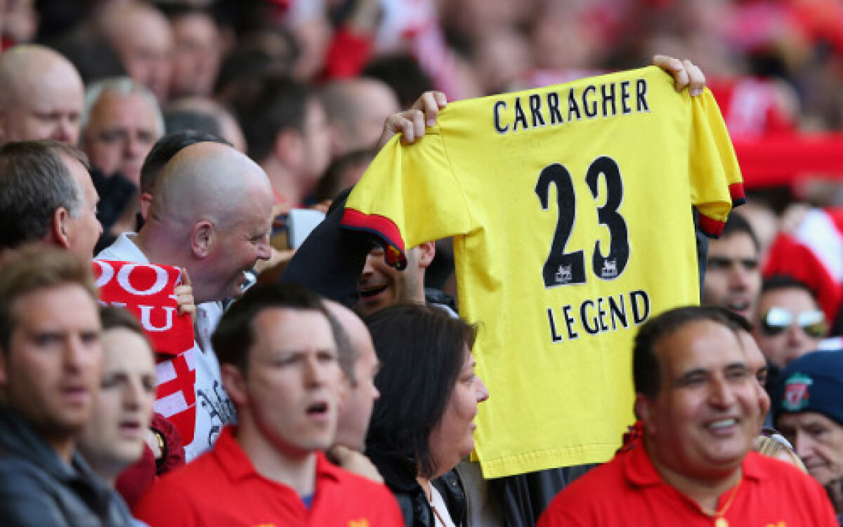 VIDEO şi FOTO » S-a retras încă o legendă: momente emoţionante la ultimul meci al lui Jamie Carragher