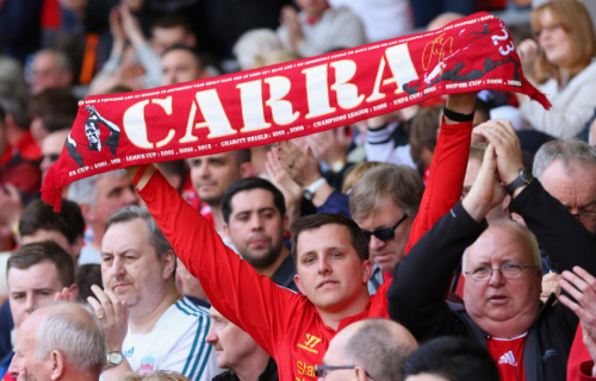 VIDEO şi FOTO » S-a retras încă o legendă: momente emoţionante la ultimul meci al lui Jamie Carragher