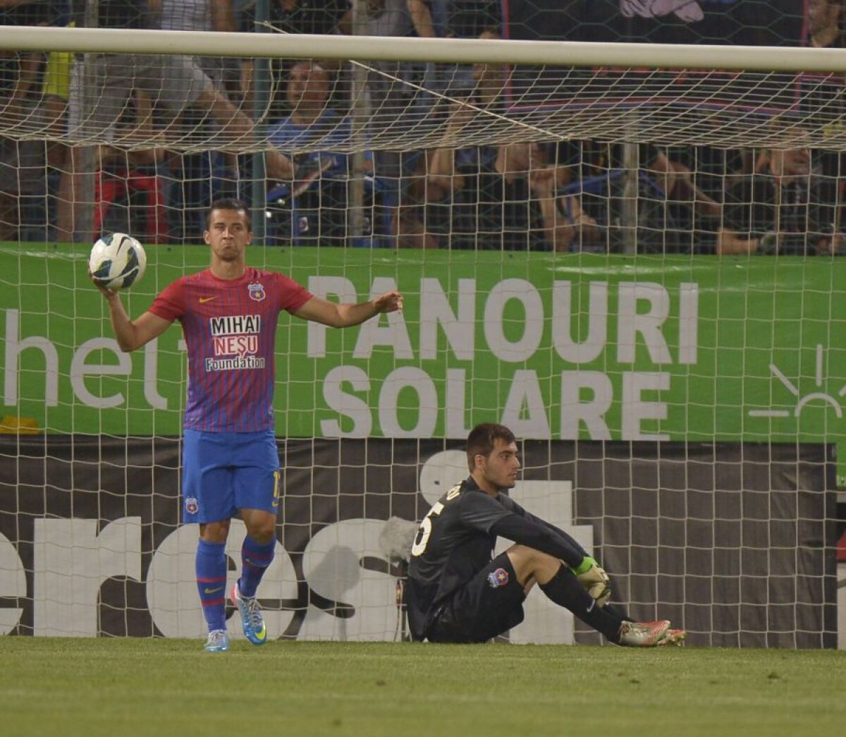 VIDEO&FOTO Finul şi-a salvat naşul cu preţul unei umilinţe » Steaua - Viitorul 2-5