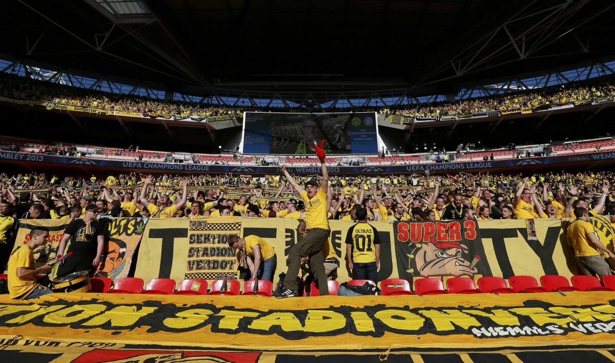 VIDEO şi FOTO Spectacol în tribunele de pe Wembley » Atmosferă incredibilă la finala UEFA Champions League