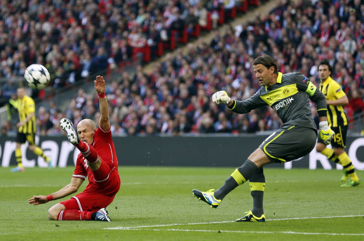 VIDEO şi FOTO » Bayern über alles » Dortmund - Bayern 1-2 » Robben omul finalei!