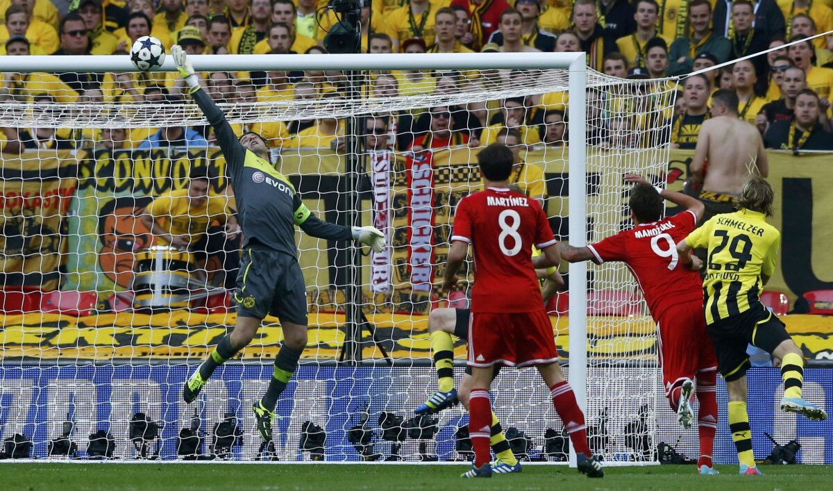 VIDEO şi FOTO » Bayern über alles » Dortmund - Bayern 1-2 » Robben omul finalei!