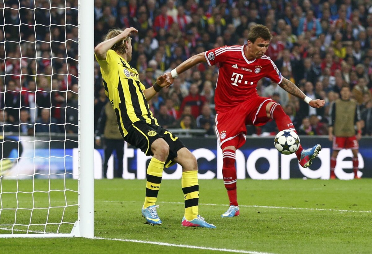 VIDEO şi FOTO » Bayern über alles » Dortmund - Bayern 1-2 » Robben omul finalei!