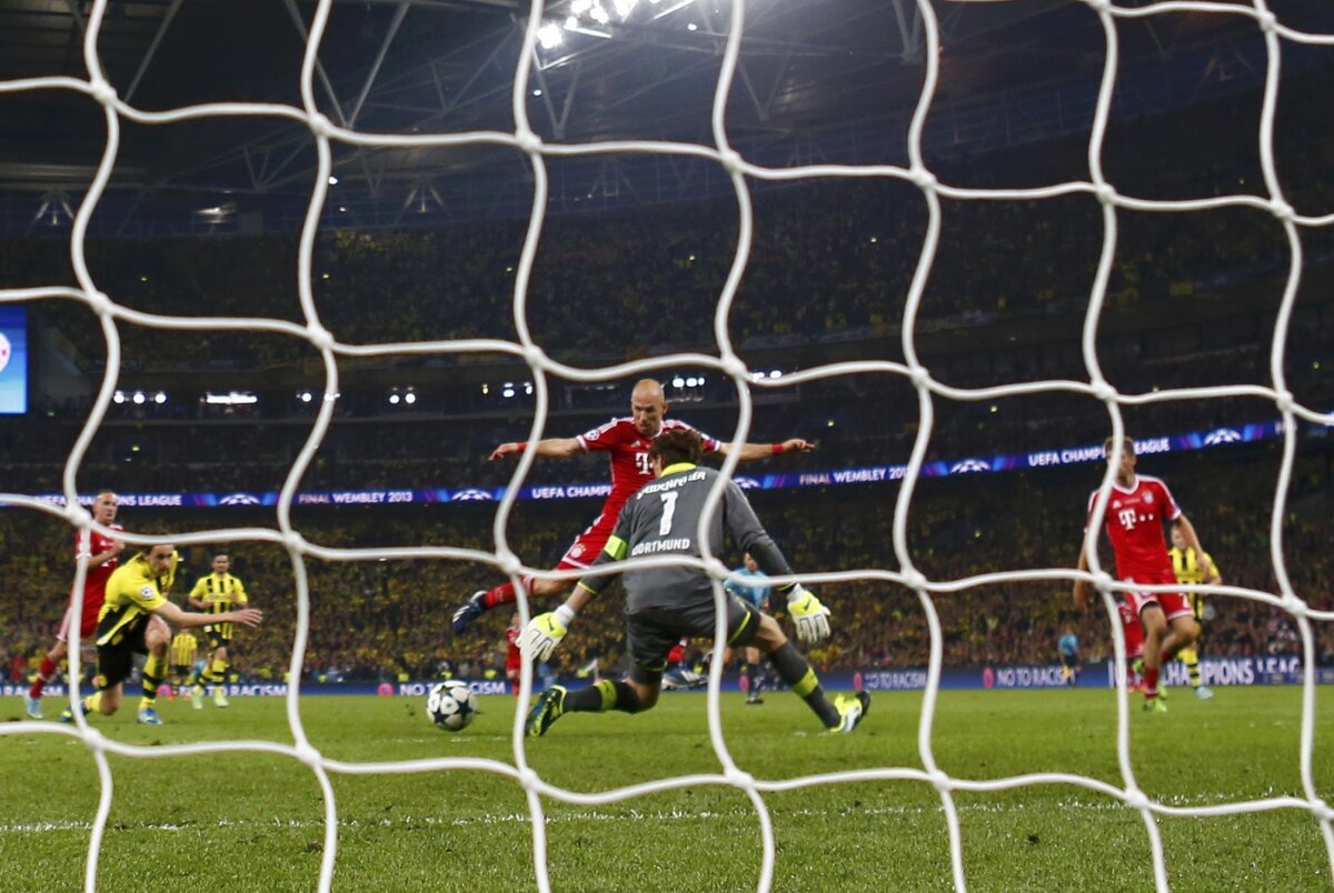 VIDEO şi FOTO » Bayern über alles » Dortmund - Bayern 1-2 » Robben omul finalei!