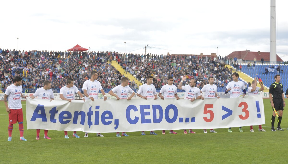 FOTO + VIDEO S-au ţinut de cuvînt! » Steliştii au avut un mesaj de susţinere pentru Gigi Becali