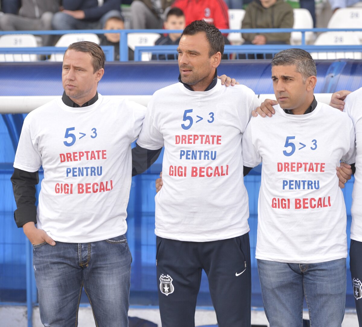 FOTO + VIDEO S-au ţinut de cuvînt! » Steliştii au avut un mesaj de susţinere pentru Gigi Becali