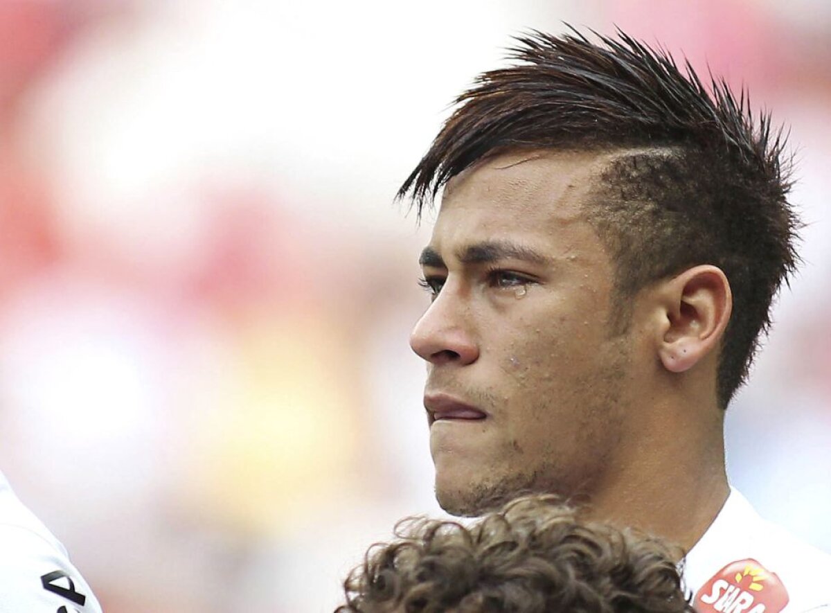 VIDEO&FOTO » Lacrimile lui Neymar » Copleşit de emoţie după oficializarea despărţirii de Santos