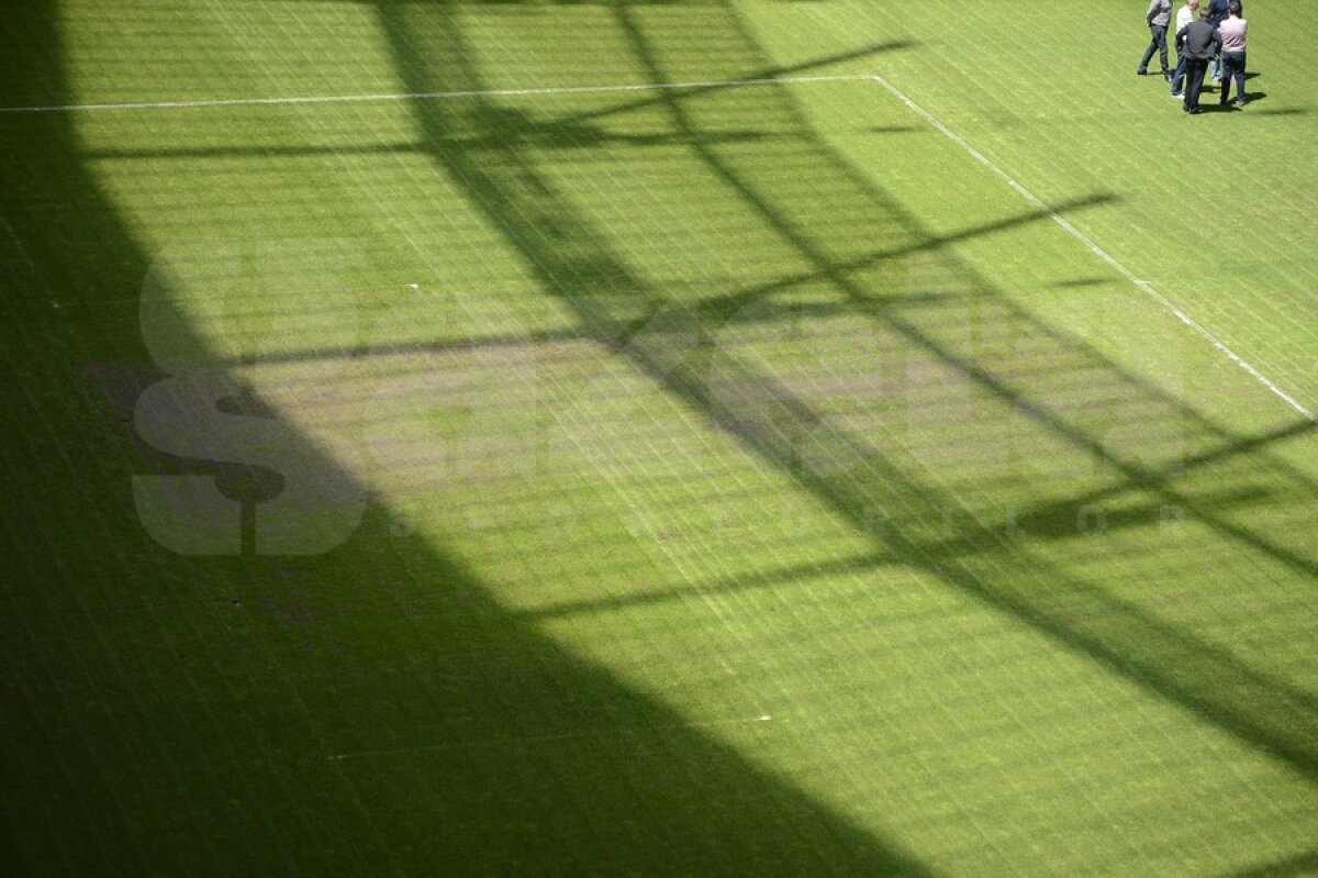 GALERIE FOTO EXCLUSIV » Gazonul Arenei Naţionale e distrus » Sandu: "Nu se poate aşa ceva!"