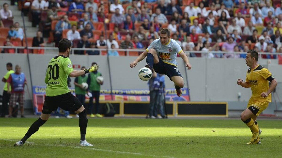 VIDEO&FOTO Spectacol şi la cea de-a 24-a victorie » Steaua - Braşov 4-0 şi roş-albaştrii au încheiat perfect sezonul