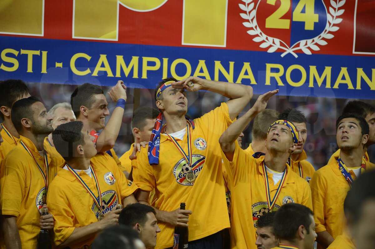 GALERIE FOTO Şampanie şi confetti pentru noua campioană a României! Steaua a primit trofeul pentru titlul 24