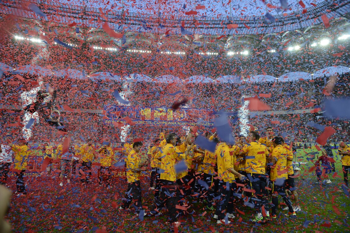 GALERIE FOTO Şampanie şi confetti pentru noua campioană a României! Steaua a primit trofeul pentru titlul 24