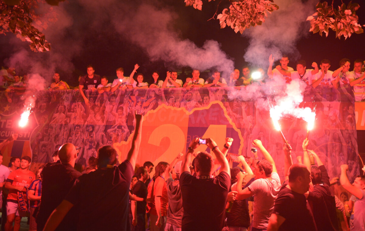 FOTO Petrecere de poveste într-un oraş roş-albastru » Imagini unice de la sărbătoarea Stelei în centrul Bucureştiului
