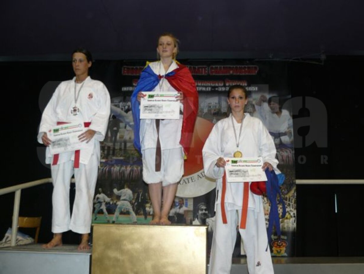 GALERIE FOTO S-au întors campioni din Italia! Tinerii români au cucerit zeci de medalii la CE de Karate