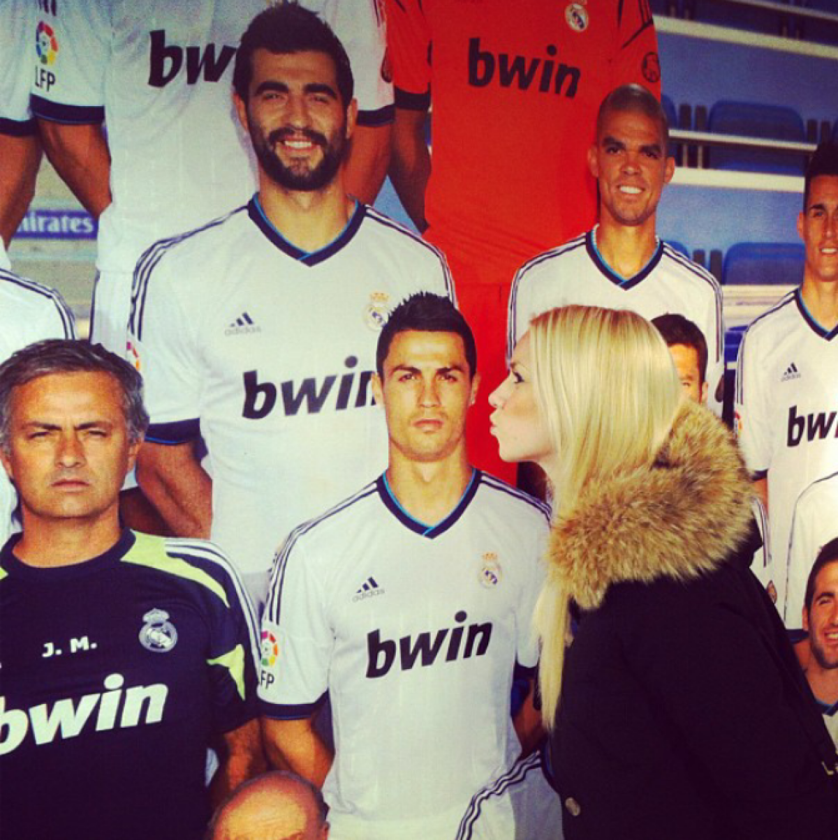 GALERIE FOTO » Gelozie la Dortmund » Iubita lui Reus e fascinată de Cristiano Ronaldo :D