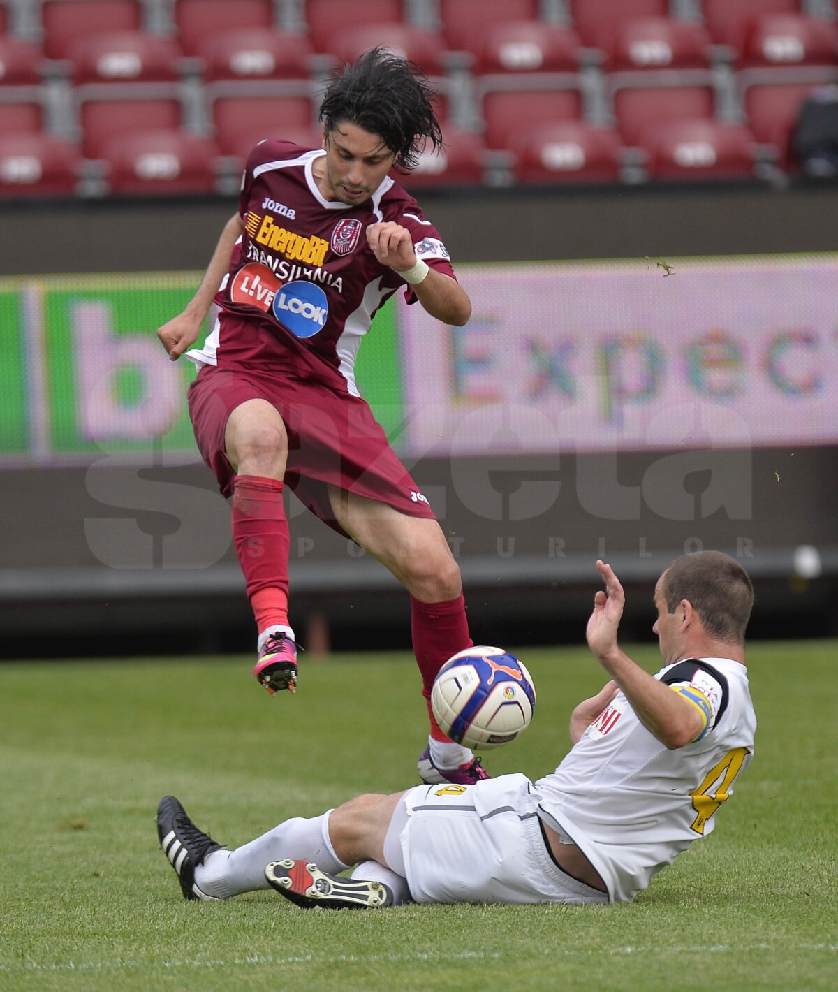 FOTO şi VIDEO CFR Cluj - U Cluj 3-1 » Oaspeţii rămîn fără victorie în faţa rivalei în Liga 1 de 41 de ani