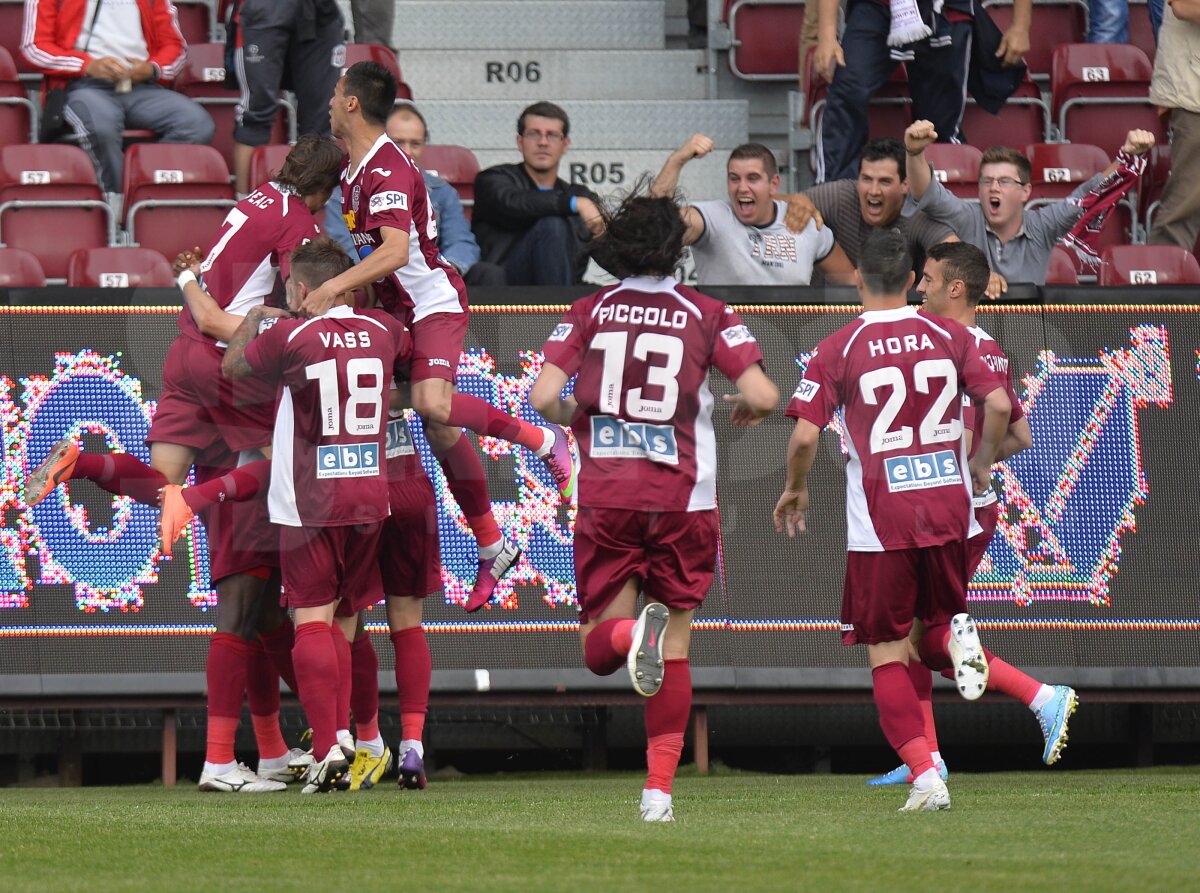 FOTO şi VIDEO CFR Cluj - U Cluj 3-1 » Oaspeţii rămîn fără victorie în faţa rivalei în Liga 1 de 41 de ani