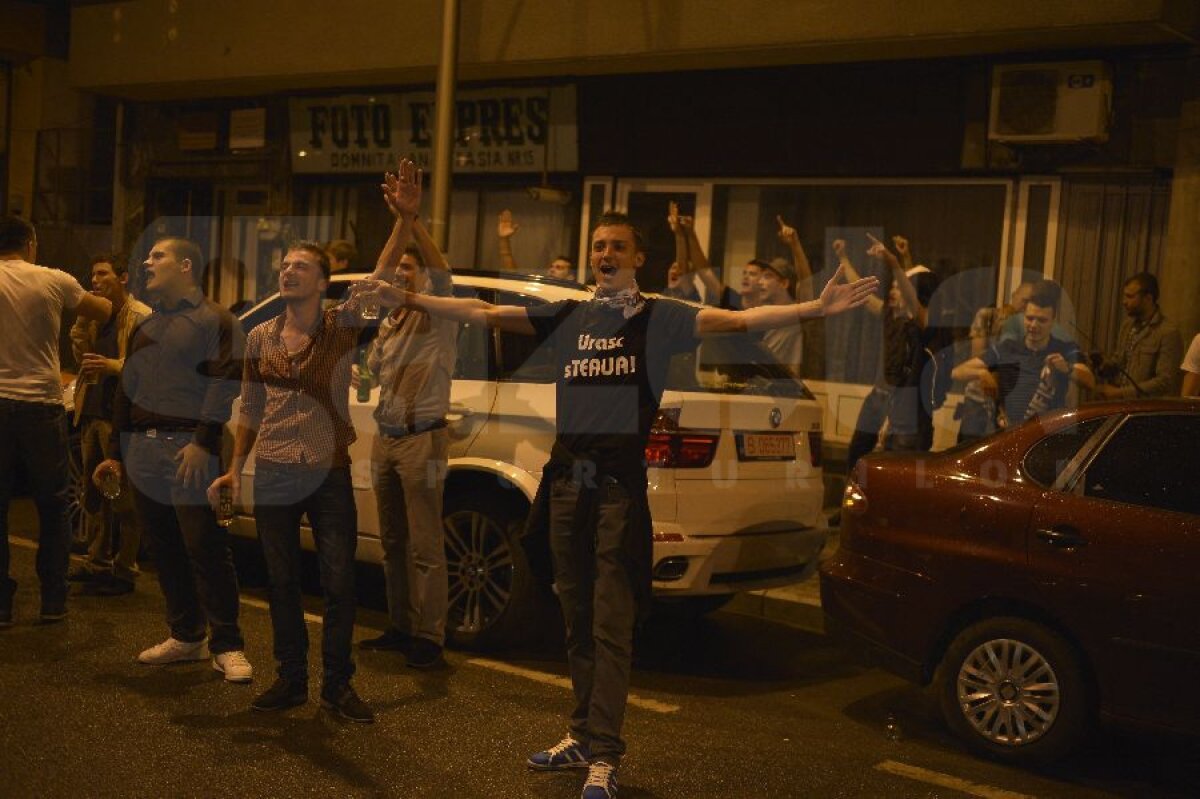 VIDEO&FOTO Of, ce chin, ce jale » Rapidul a retrogradat, jucătorii au cîntat manele cu Adi Minune! Detalii de la petrecere