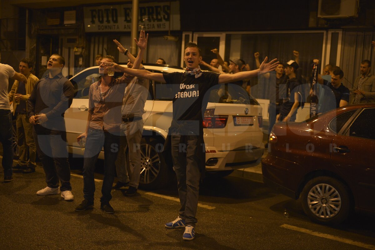 VIDEO&FOTO Of, ce chin, ce jale » Rapidul a retrogradat, jucătorii au cîntat manele cu Adi Minune! Detalii de la petrecere