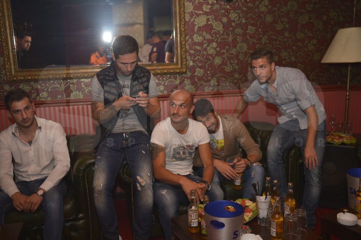 VIDEO&FOTO Of, ce chin, ce jale » Rapidul a retrogradat, jucătorii au cîntat manele cu Adi Minune! Detalii de la petrecere