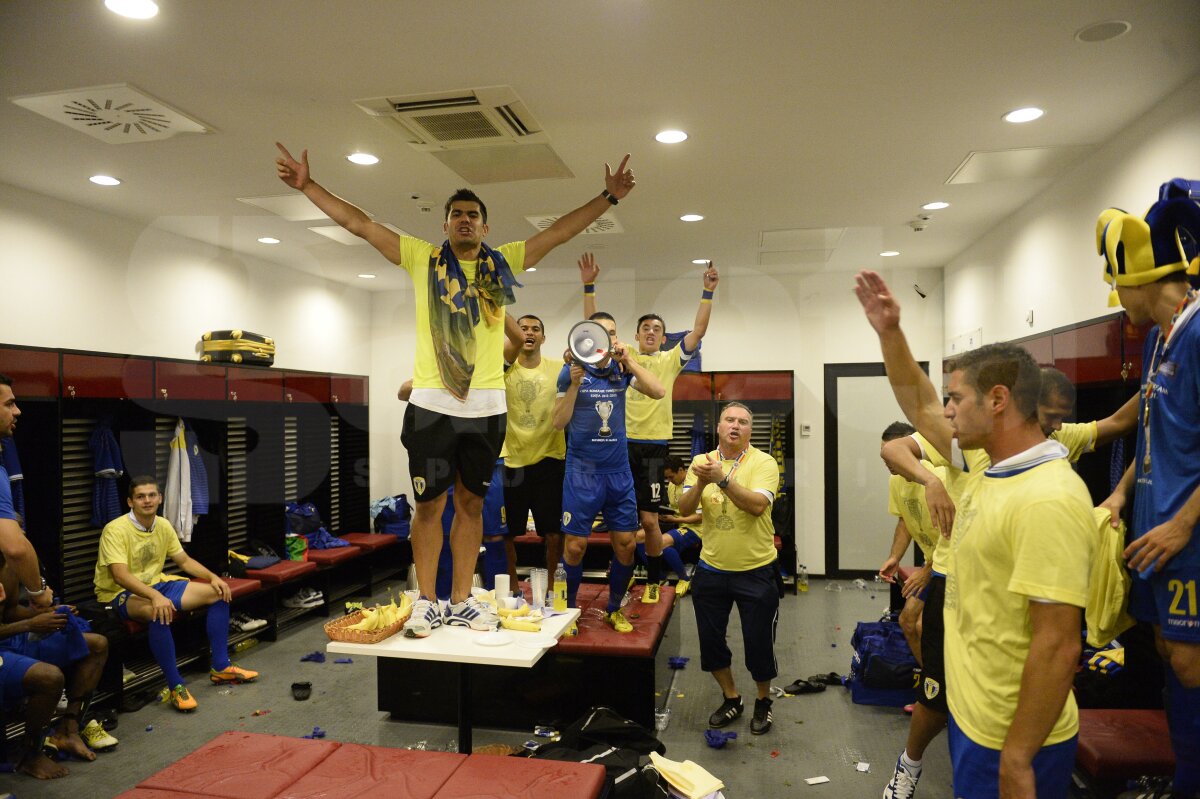 FOTO Petrolul a cîştigat Cupa României după ce a învins pe CFR Cluj, scor 1-0 » Pe 10 iulie joacă Supercupa cu Steaua