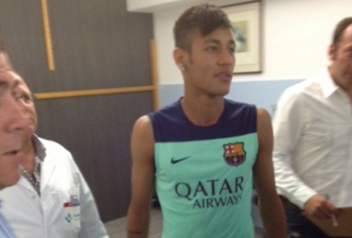 VIDEO şi FOTO » Neymar la prezentarea oficială pe Camp Nou: "Am venit să-l ajut pe Messi să rămînă cel mai bun din lume!"