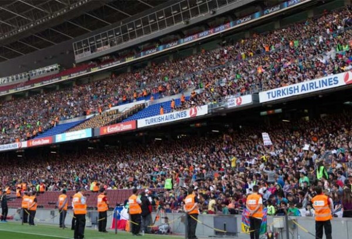 VIDEO şi FOTO » Neymar la prezentarea oficială pe Camp Nou: "Am venit să-l ajut pe Messi să rămînă cel mai bun din lume!"