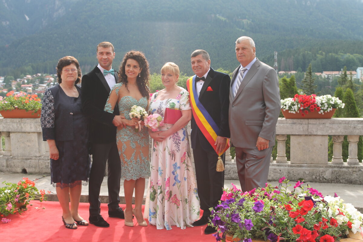 FOTO Lucian Bute s-a căsătorit cu Elena Aprozeanu pe terasa unui castel