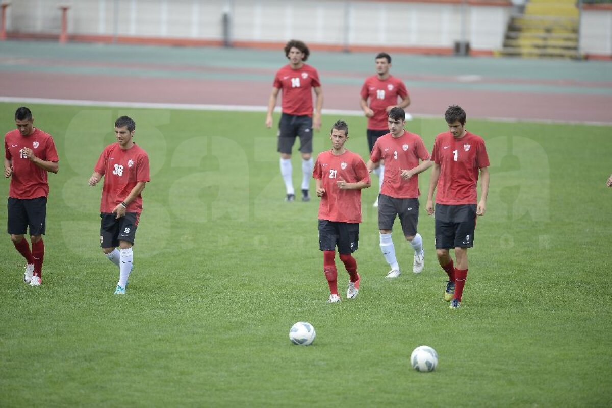 Dinamo a organizat al doilea trial » Mulţescu a făcut rapid ordine. Care au fost concluziile tehnicianului