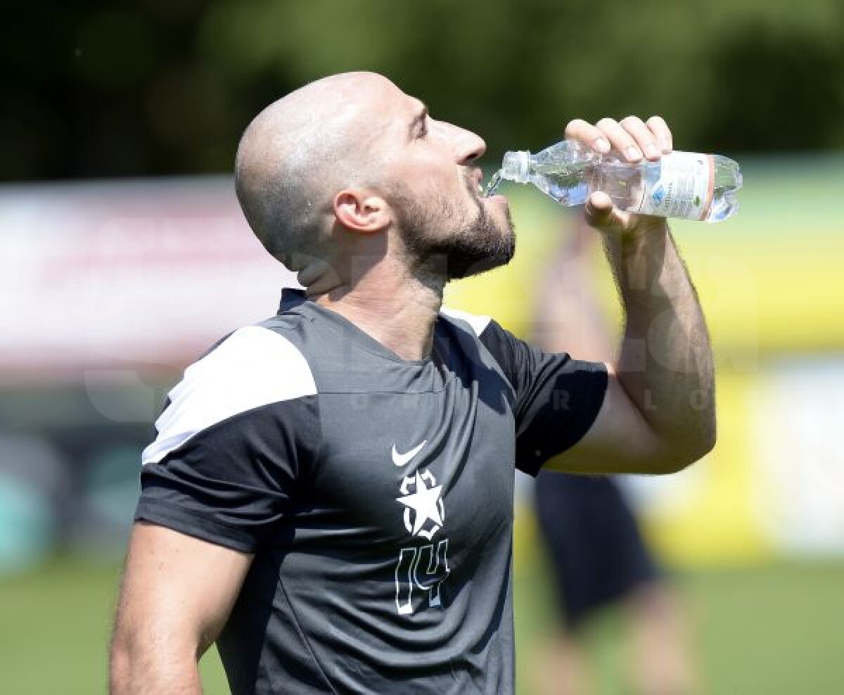 VIDEO+FOTO E greu cu Tommy » Preparatorul fizic i-a epuizat pe stelişti la primul antrenament din Austria