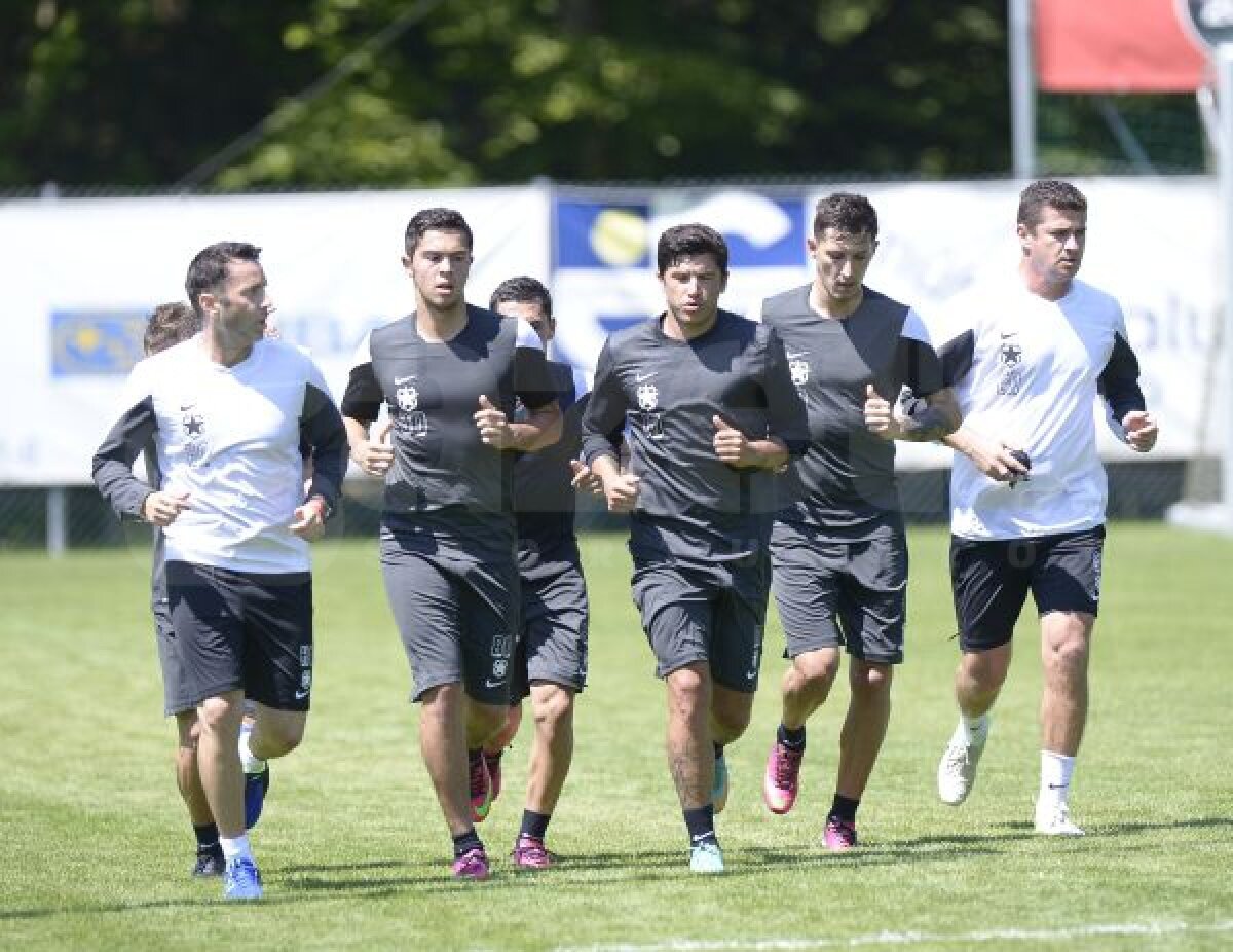 VIDEO+FOTO E greu cu Tommy » Preparatorul fizic i-a epuizat pe stelişti la primul antrenament din Austria