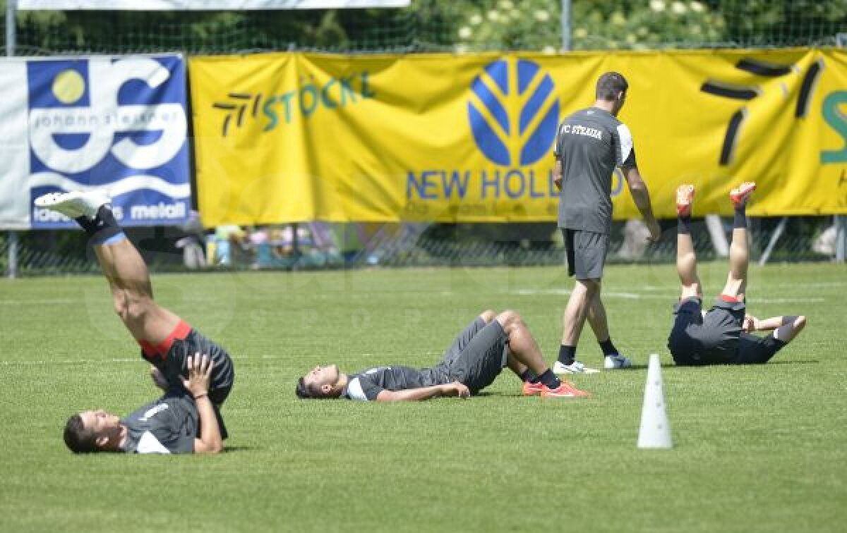 VIDEO+FOTO E greu cu Tommy » Preparatorul fizic i-a epuizat pe stelişti la primul antrenament din Austria