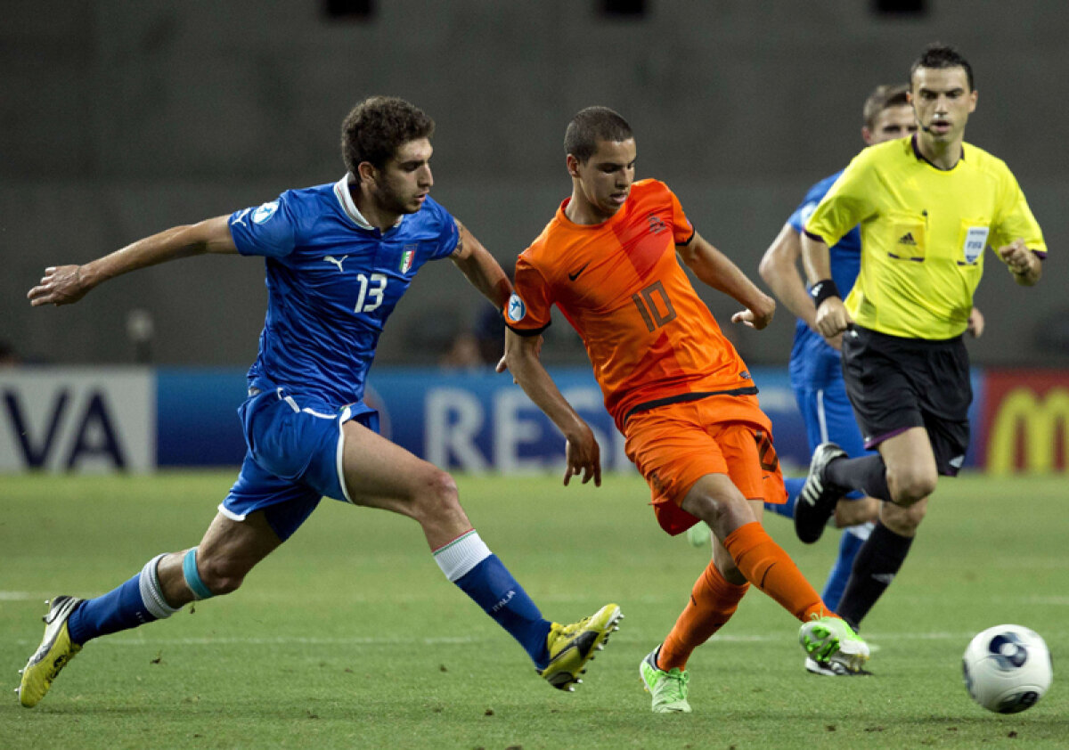 VIDEO Ţintit! » Ovidiu Haţegan, criticat după semifinala Italia - Olanda 1-0. De ambele tabere!