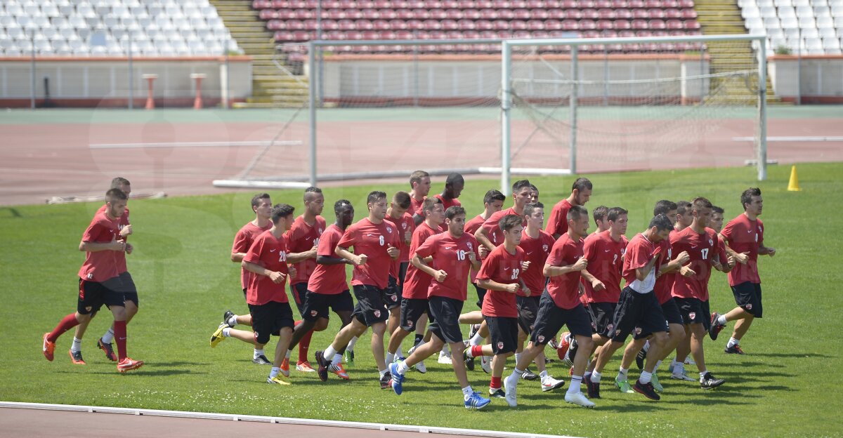GALERIE FOTO Dinamo s-a reunit, Mulţescu anunţă: "Alexe, Grigore şi Bălgrădean au oferte şi pot pleca"
