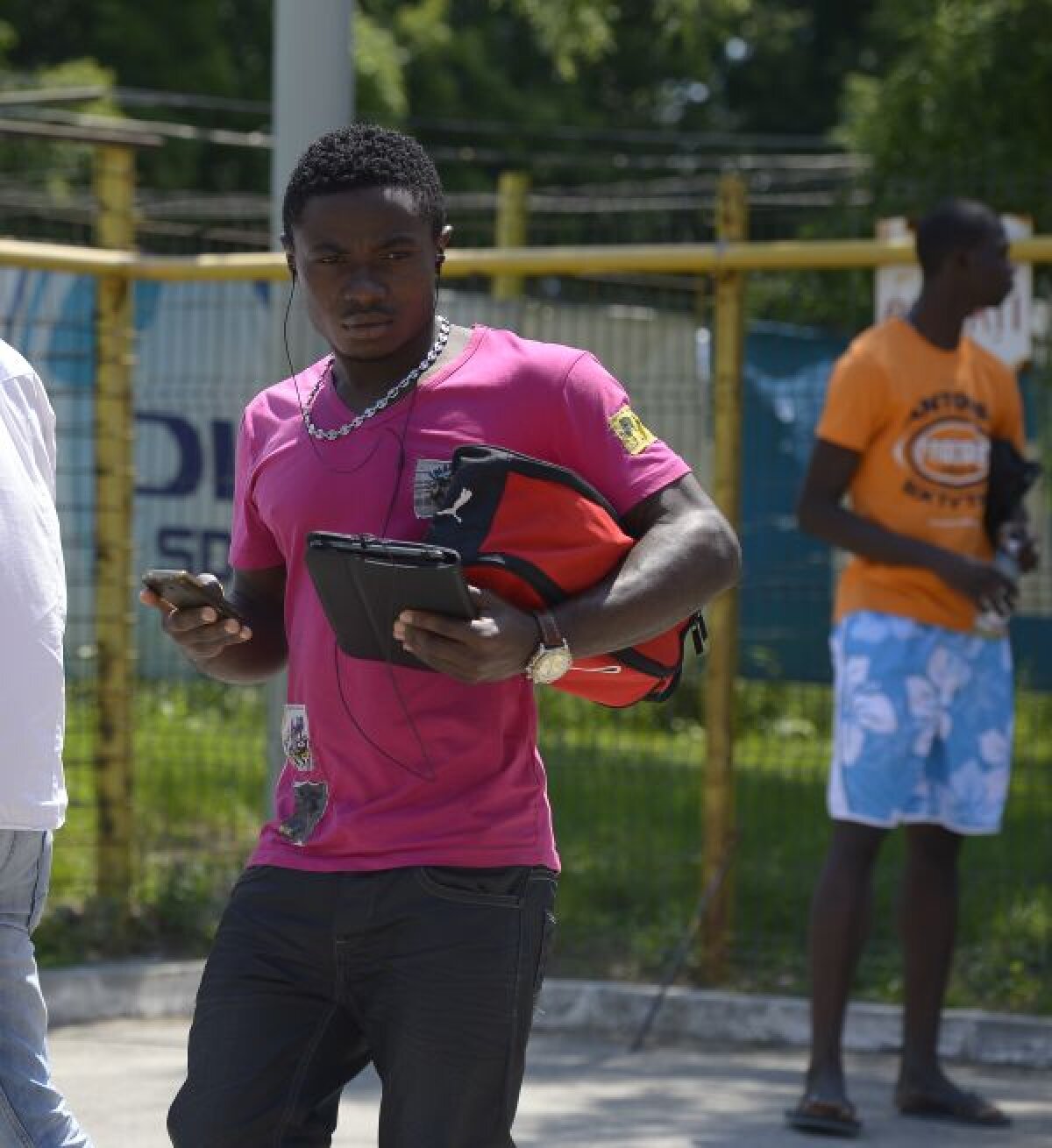 Pe stînga, ca la Medicină » "Cîinii" au probleme în a-şi găsi un fundaş lateral