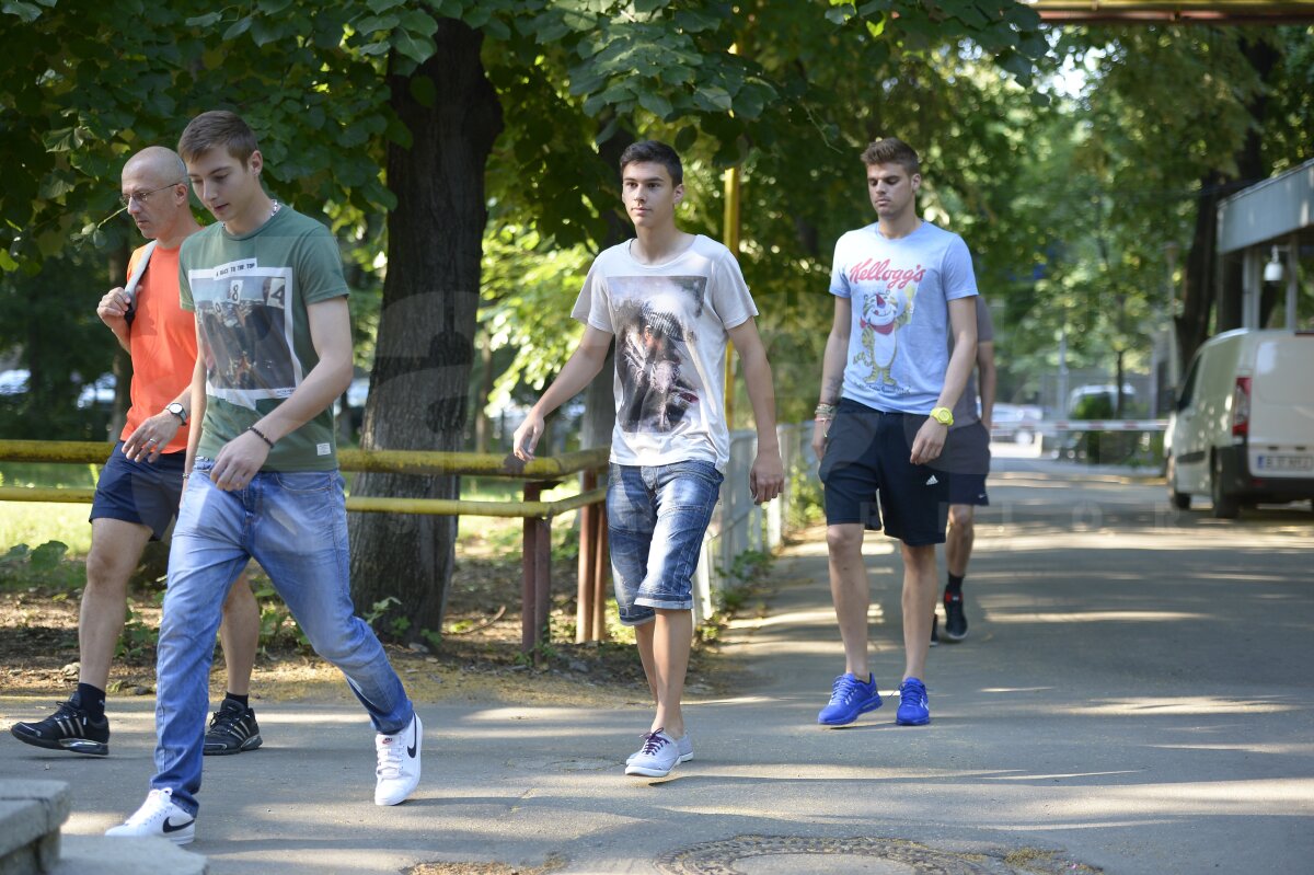 FOTO Multe feţe noi în lotul lui Dinamo » "Cîinii" au efectuat azi vizita medicală