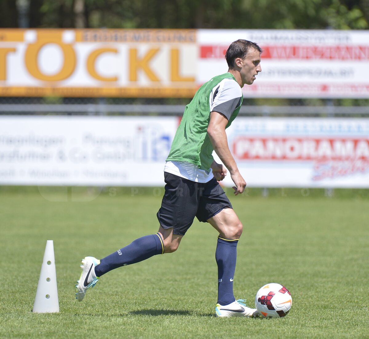 FOTO Turneul campionilor » Dueluri tari! Steliştii nu se menajează deloc la miuţele din Austria