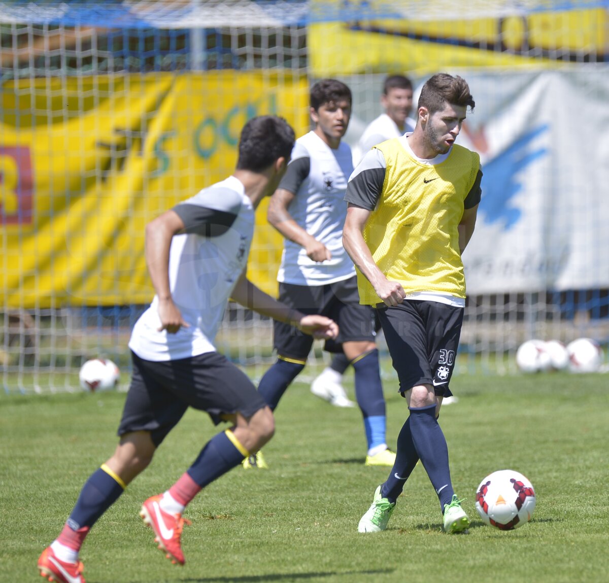 FOTO Turneul campionilor » Dueluri tari! Steliştii nu se menajează deloc la miuţele din Austria