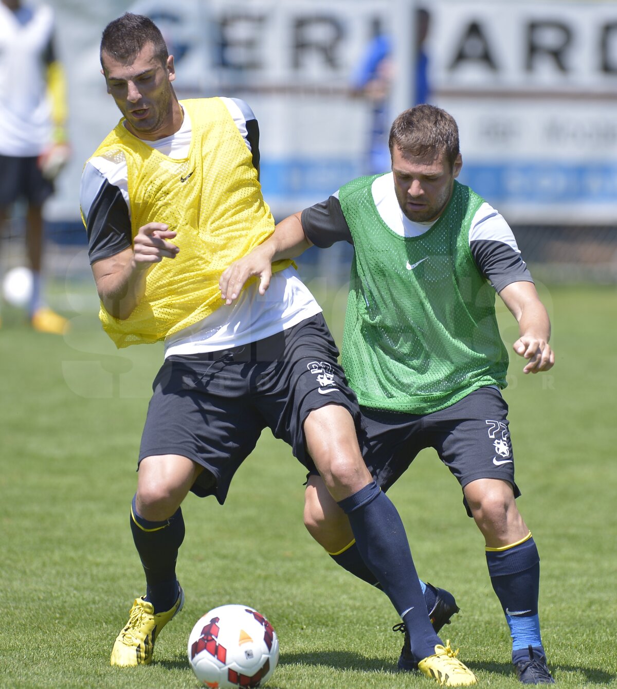 FOTO Turneul campionilor » Dueluri tari! Steliştii nu se menajează deloc la miuţele din Austria