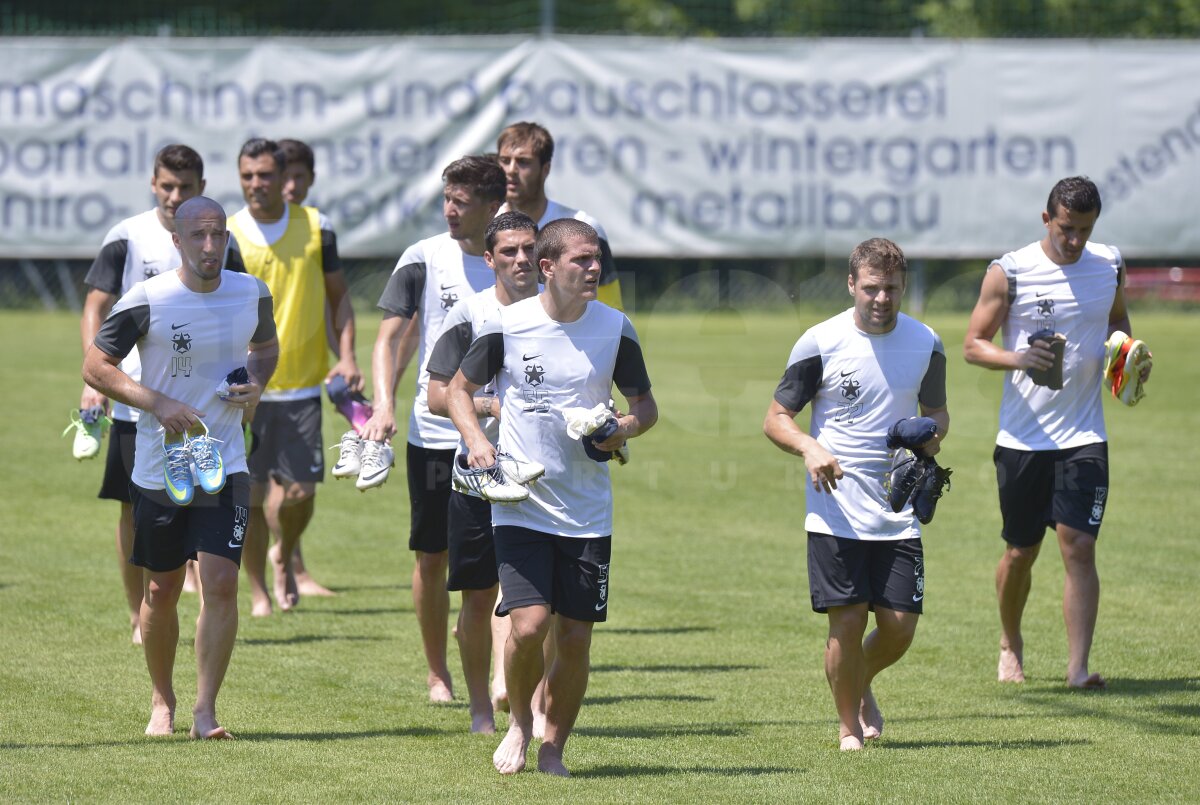 FOTO Turneul campionilor » Dueluri tari! Steliştii nu se menajează deloc la miuţele din Austria