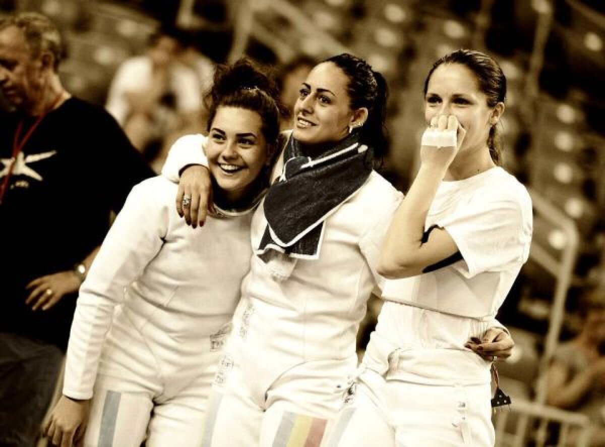 Început cu argint » Echipa feminină de spadă, într-o nouă componenţă faţă de anul trecut, a terminat pe 2 la CE de la Zagreb