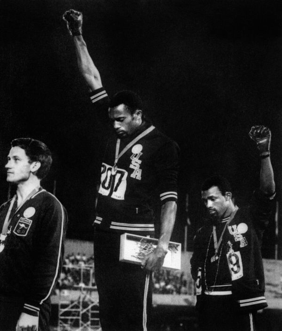 Amintiri fără armată » Cassius Clay a marcat nu doar istoria sportului, ci şi istoria umanităţii