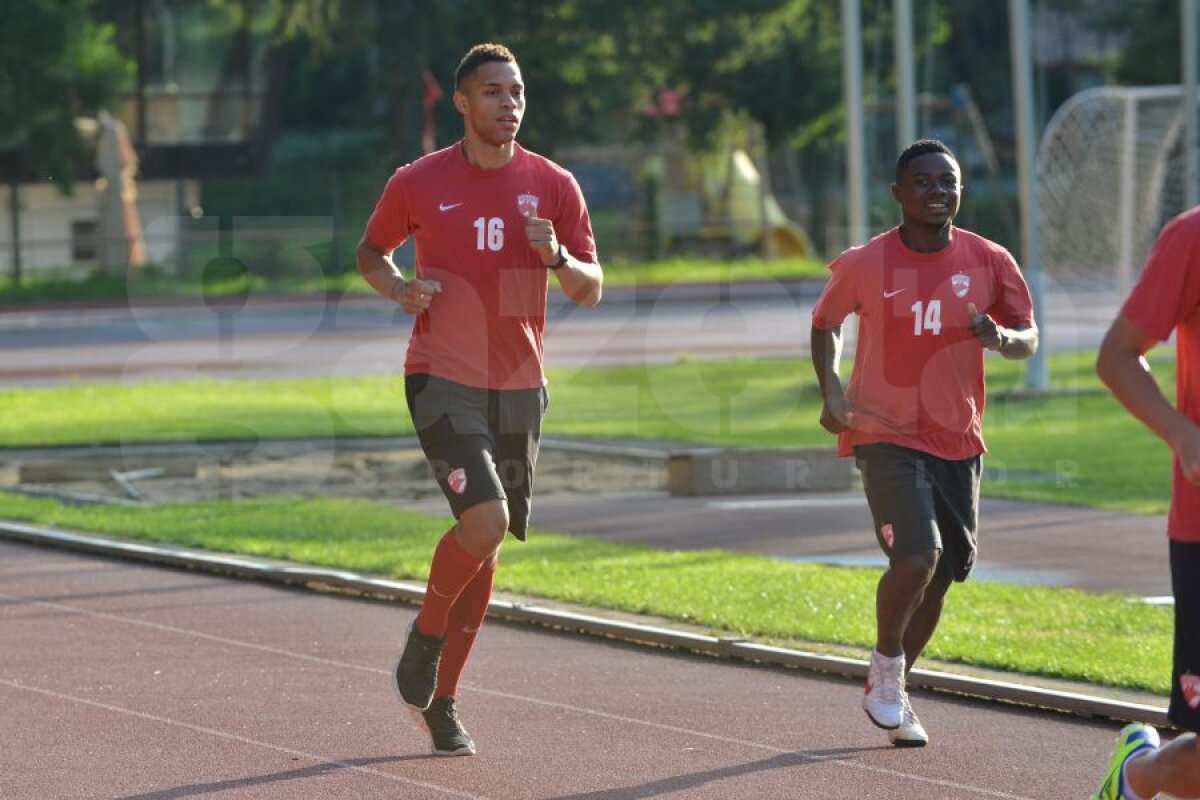 GALERIE FOTO Teste fizice şi chin pentru "cîini" » Dinamoviştii, scoşi la prima oră la antrenament