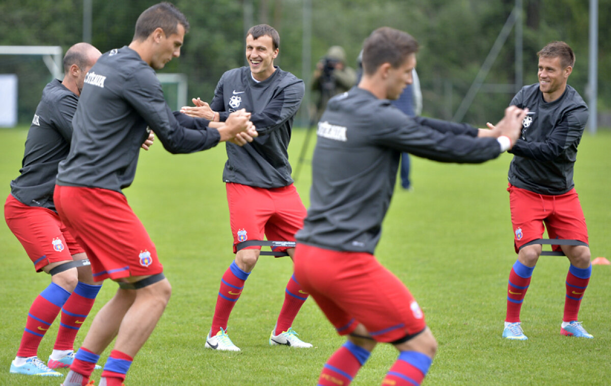Nervi şi bucurie fără margini în Austria » Vestea că UEFA a iertat-o pe Steaua a declanşat fiesta în autocarul roş-albaştrilor