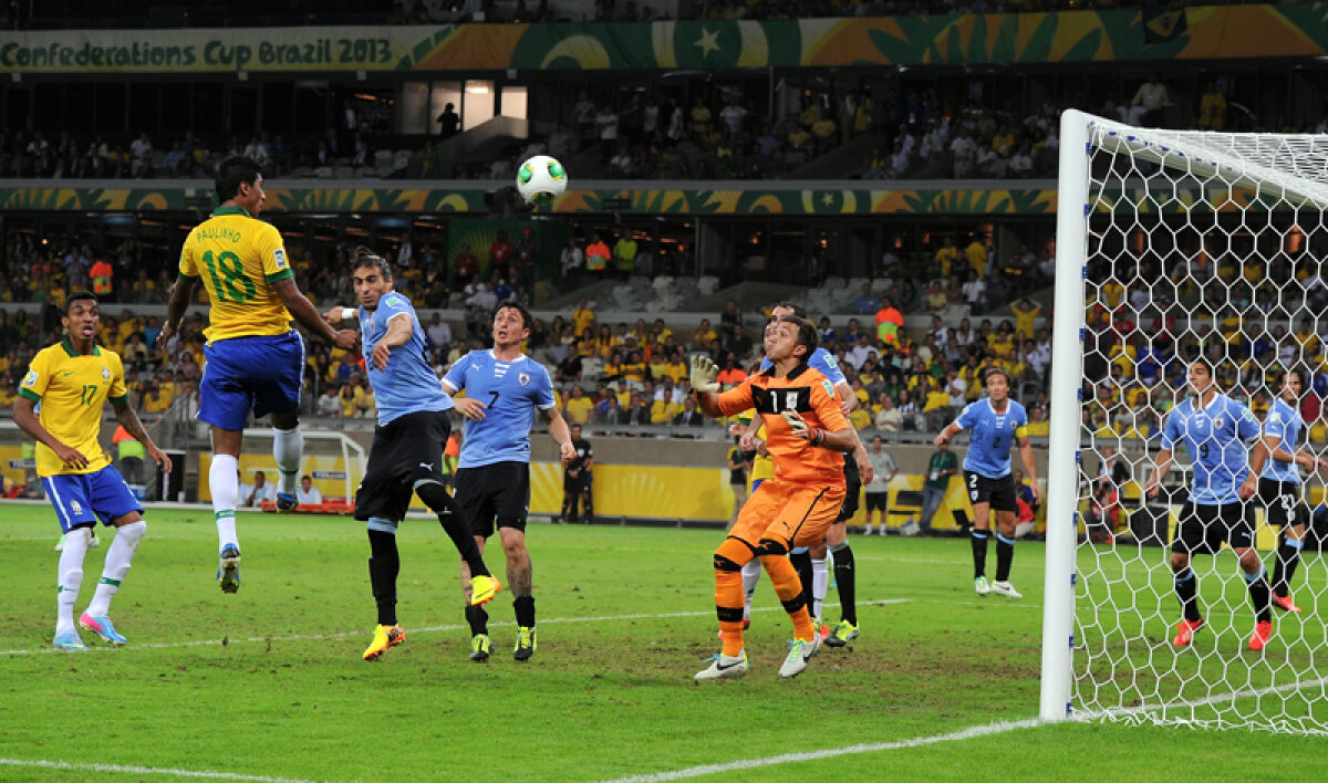 VIDEO "Micul Paul" e mare! » Paulinho a fost "motorul" Braziliei în semifinala cu Uruguay, 2-1