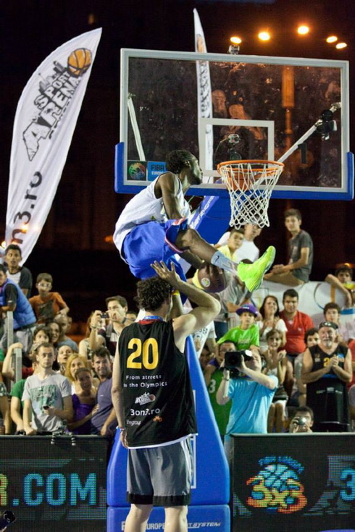 GALERIE FOTO / Bucureştiul a fost capitala baschetului mondial » Spectacol de zile mari la Wizz Air Sport Arena Streetball!