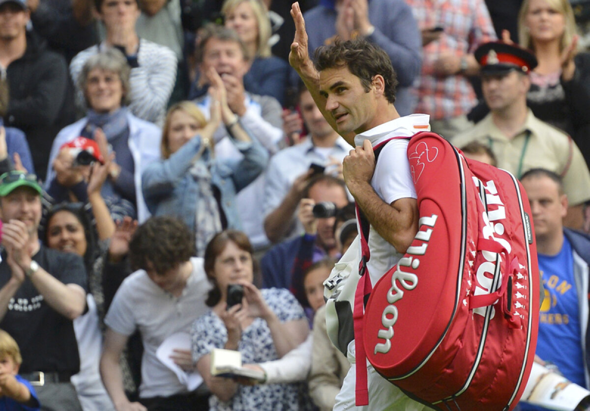 Doi români au strîns bani ca să-l vadă pe Federer în turul 3 la Wimbledon » Elveţianul a fost eliminat în runda precedentă: "Îl vedem la Madame Tussauds!"