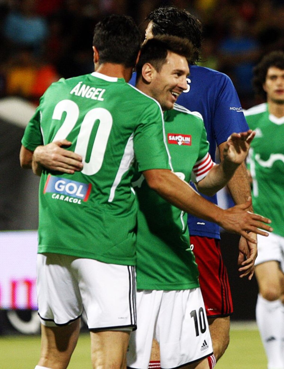 VIDEO Spectacol total în primul meci din turneul "Messi şi prietenii lui"