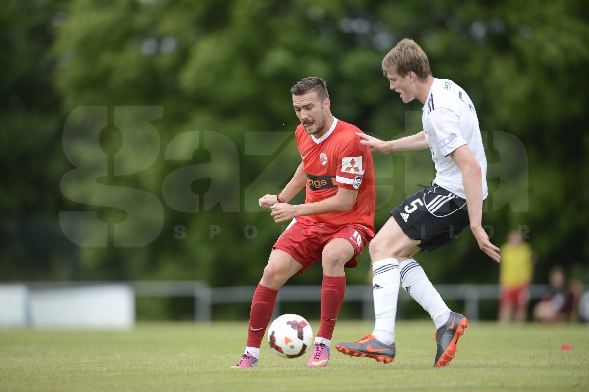 VIDEO şi FOTO Victorie categorică în primul amical din Anglia, Dinamo - Livingston 3-0. Supergol Joel Thomas!