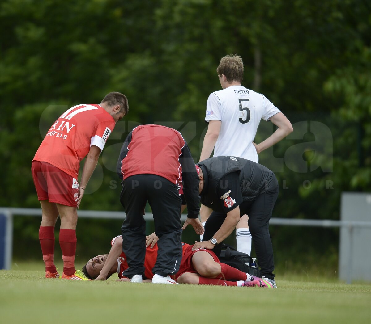 VIDEO şi FOTO Victorie categorică în primul amical din Anglia, Dinamo - Livingston 3-0. Supergol Joel Thomas!